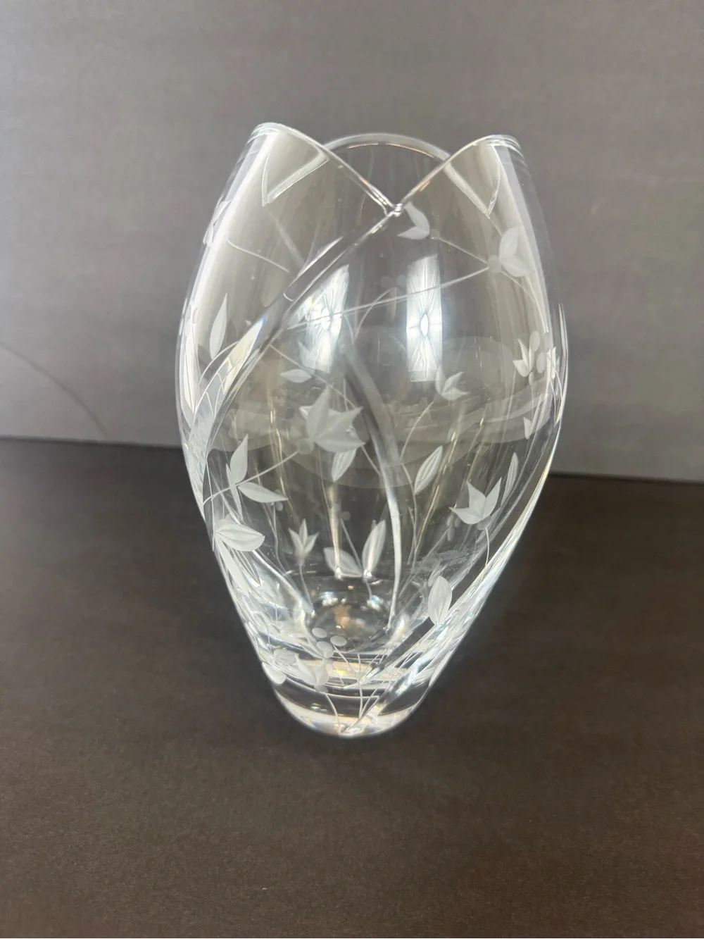 Mikasa Lead Crystal Park Place Engraved Tulip Etched Vase Heavy